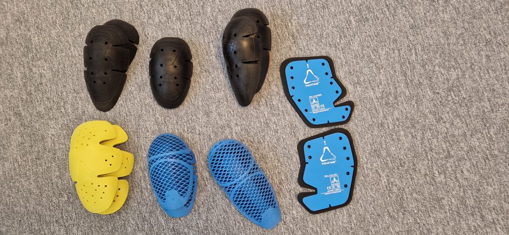 Protectii Rev'it Seeflex genunchi, coate, umeri sold