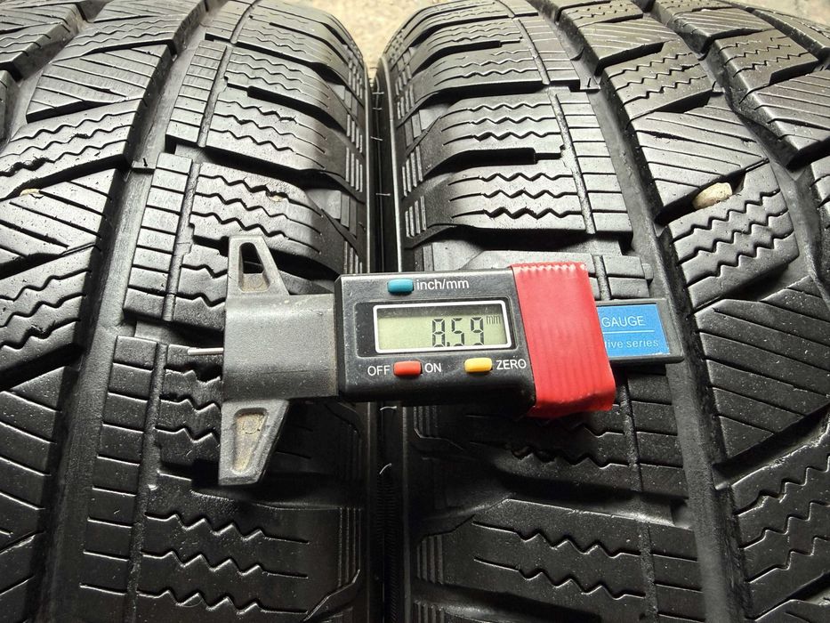 2x Anvelope Iarna 215/60 R17C - Hankook Winter I Cept LV