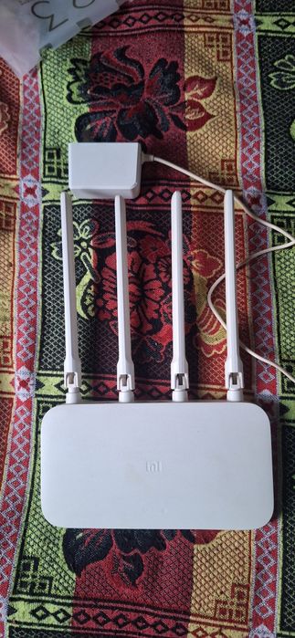 Роутер с 4 антеннами Xiaomi Mi Wi-Fi Router 4C EU - Глобальная