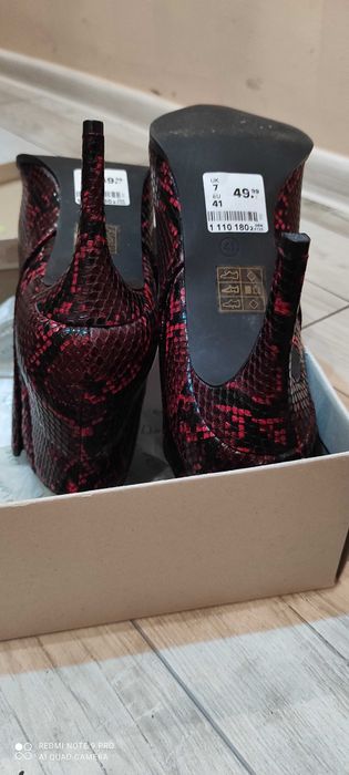 Чисто нови обувки!