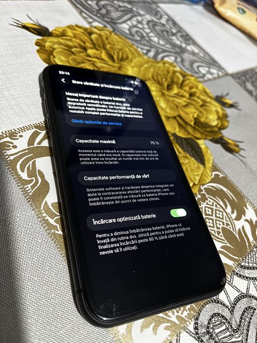 iPhone 11 • 64GB • 75% Sanatate Baterie