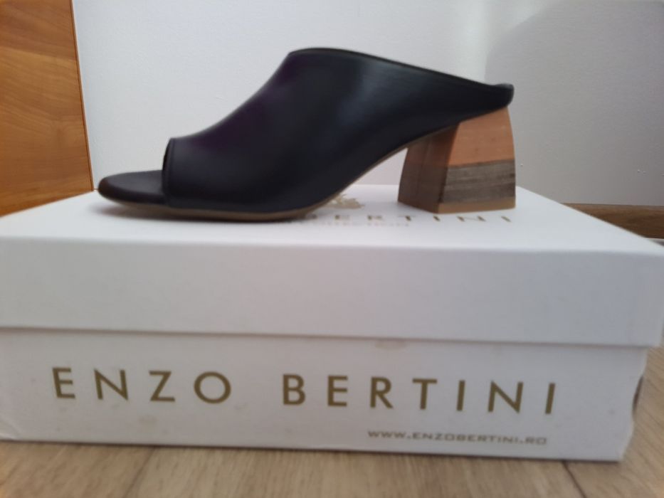 Vând saboți piele Benvenuti