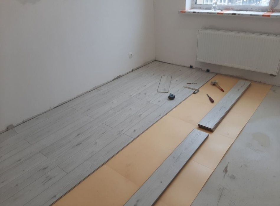 Укладка ламината линолеума установка плинтусов OSB