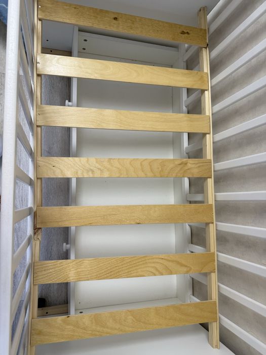 Продам срочно детский кровать с бортиками