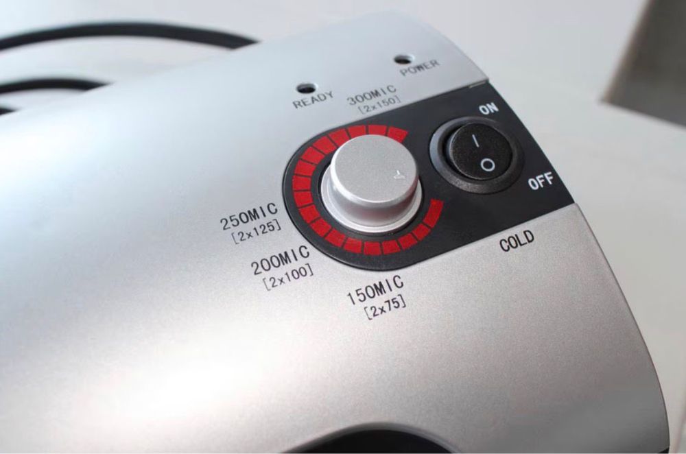 Laminator A4 Dowell nou