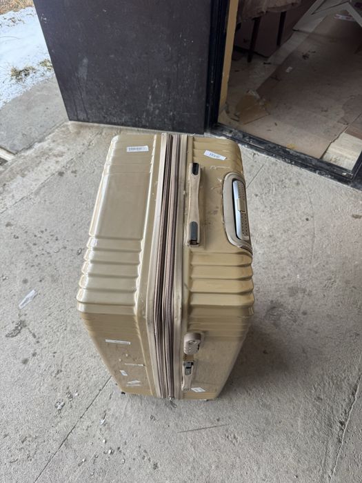 Чемодан  болшой и средний