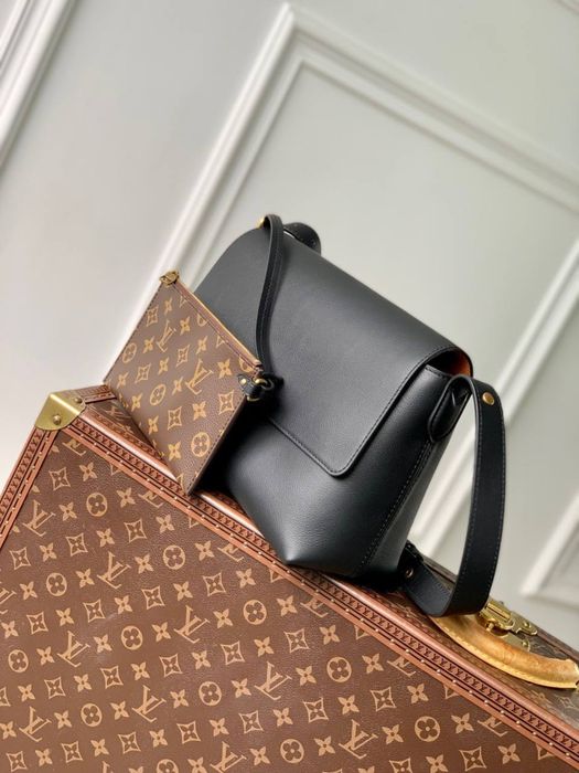 Geanta Louis Vuitton Low Key Messenger