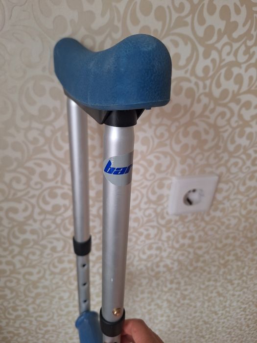 Продам костыли 10 000