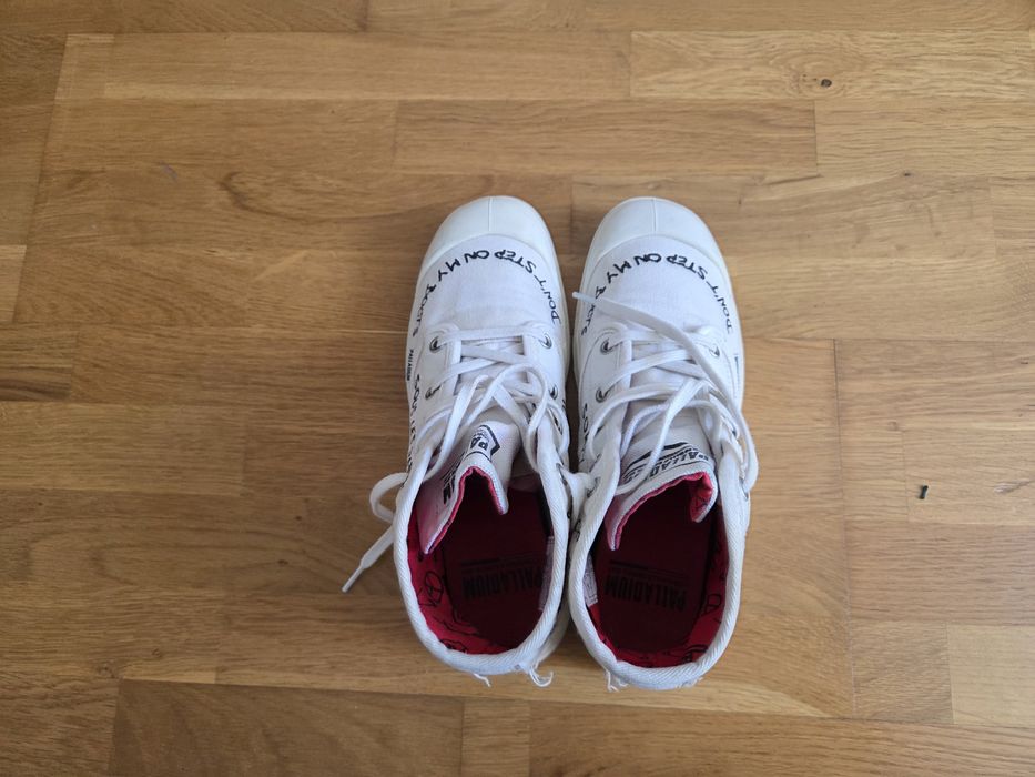 Trappers Palladium albi, marimea 39, albi cu scris negru