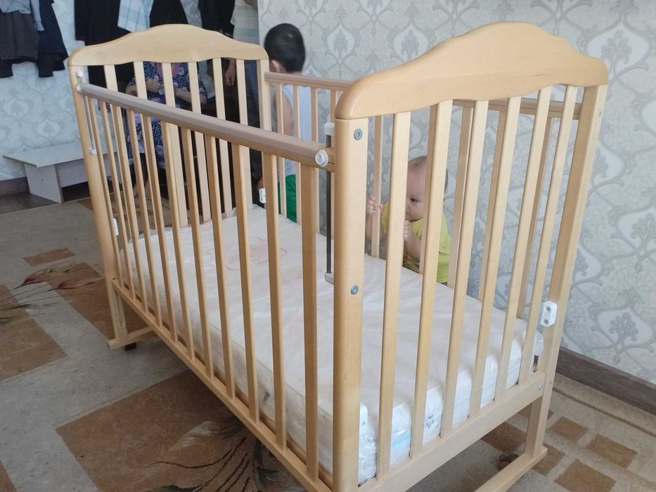 Детская кровать с матрасом