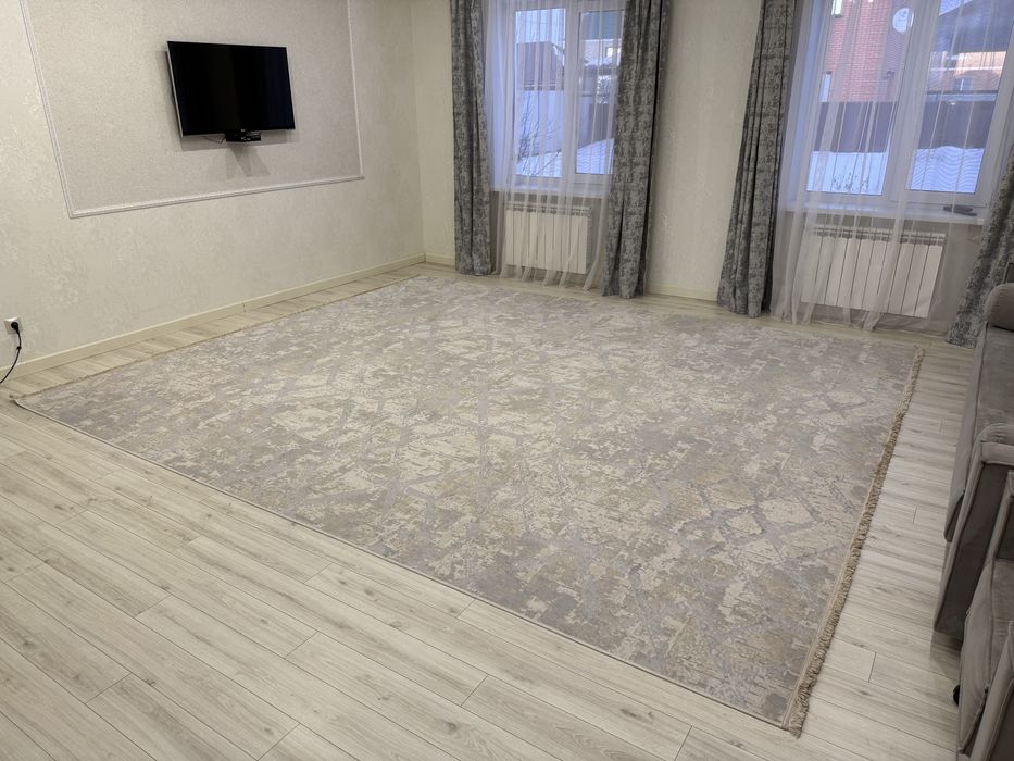 Продам ковер в отличном состоянии