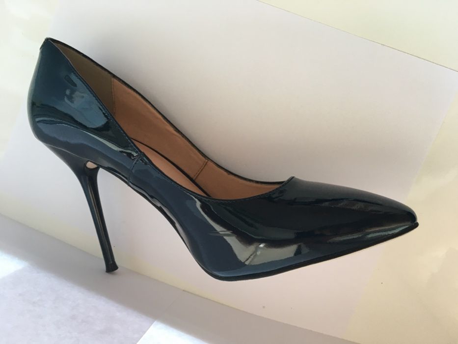 продам туфли на высоком каблуке, размер 39