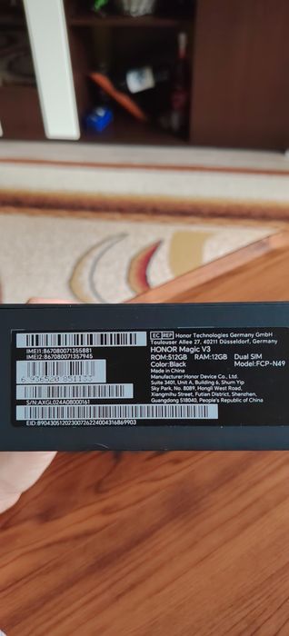 Vând Honor Magic V3