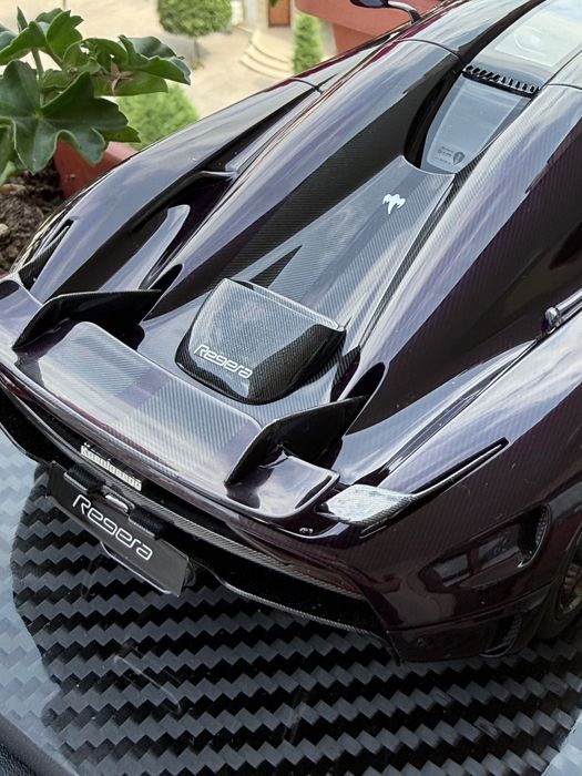 Колекционерски модел Koenigsegg Regera Carbon FrontiArt 1:18