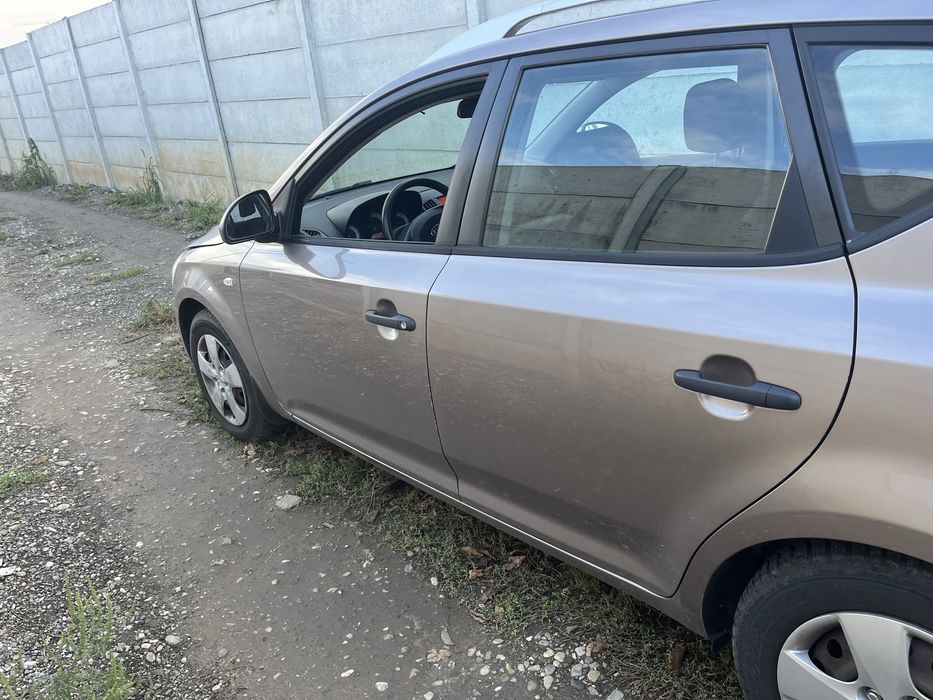 Dezmembrez Kia Ceed 1.4 benzina 2006-2010