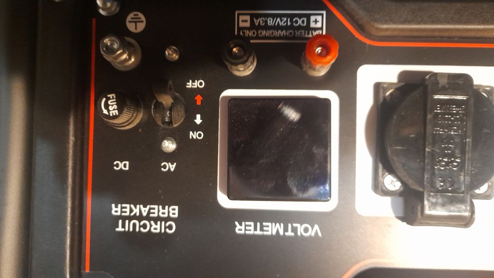 Продавам генератор за ток 3500w BULLMAX