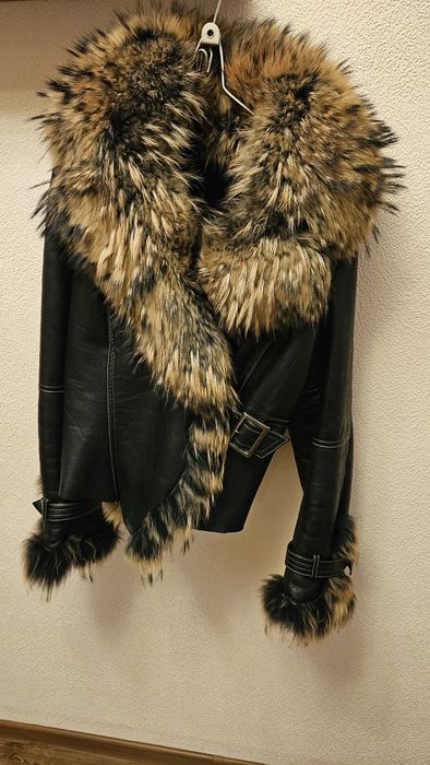 Продам дублёнку женскую.