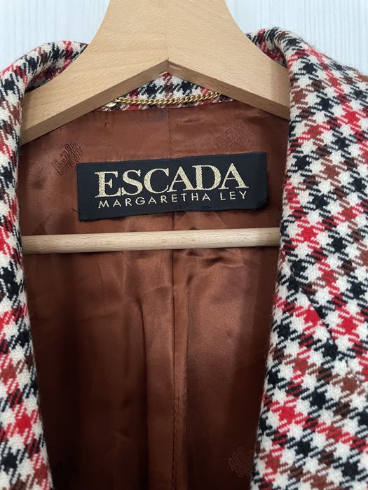 Дамско вълнено сако Escada