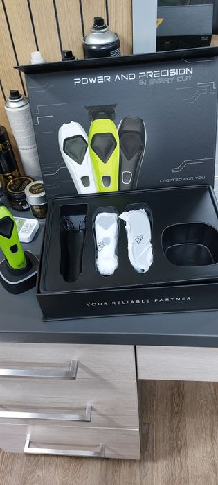 Vând mașină tuns/contur