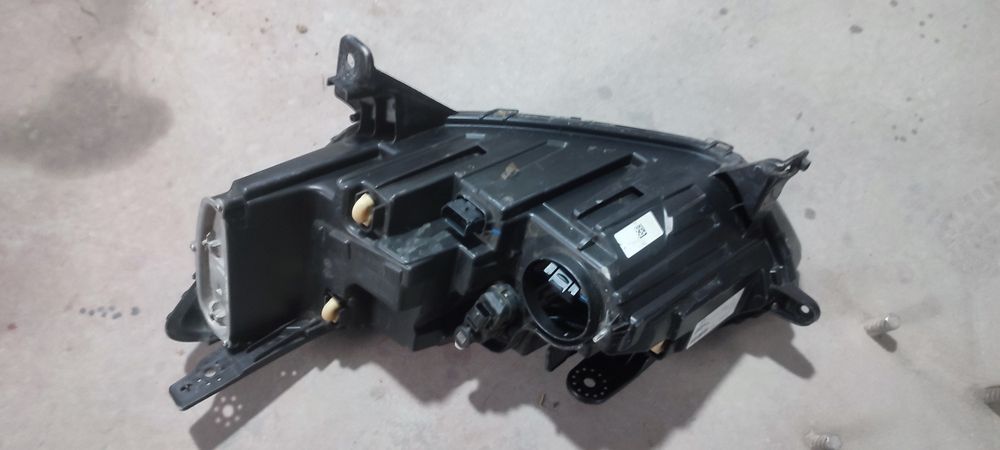 Far stanga logan model nou 2020 2021 2022 2023 2024