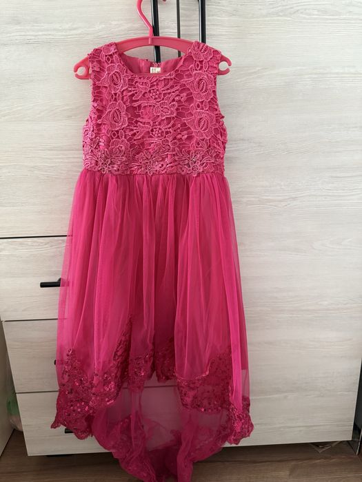 Продам детские платья