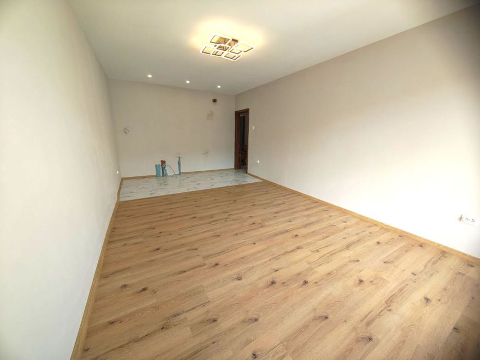 Ремонтиран тристаен апартамент в ж.к. Дружба 1!