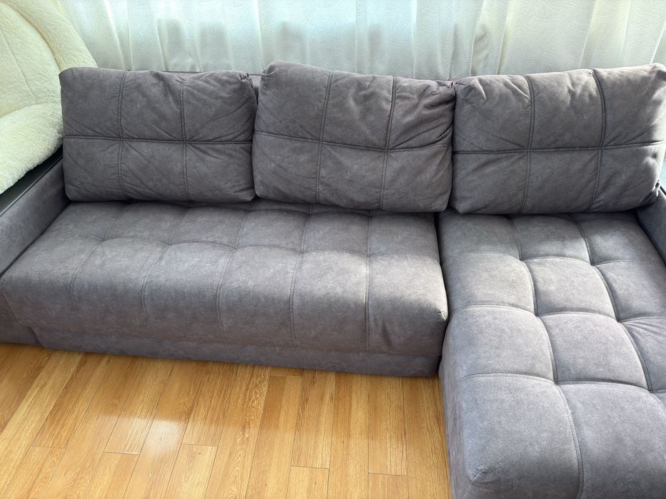Продам диван коричневого цвета