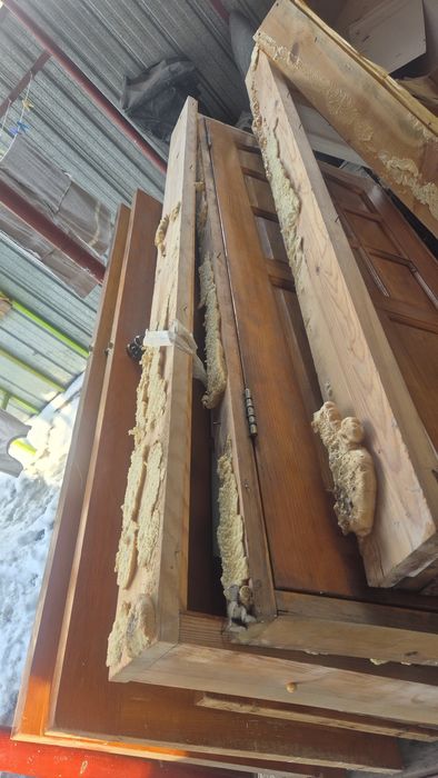 Продам деревянные межкомнатные двери