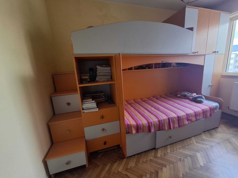 Vand mobilier camera copii