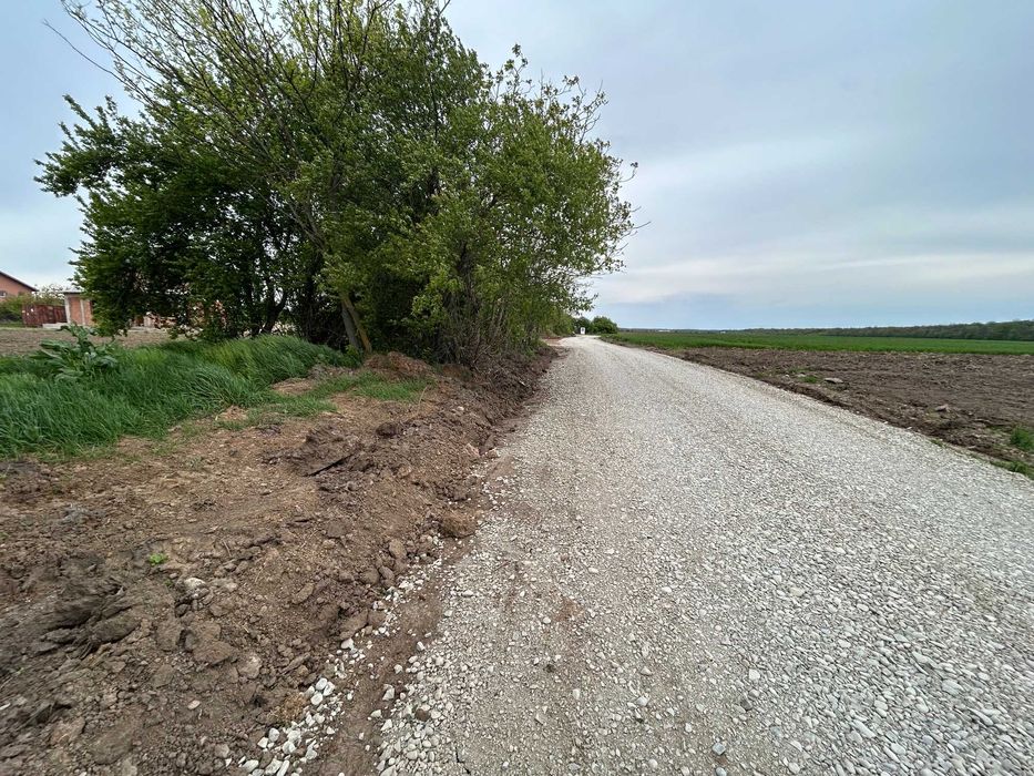 MOARA VLASIEI, LANGA LAC SI PADURE, 1340 mp ( 2 / 670 mp ), 65 E/mp.