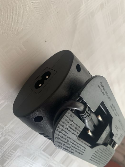 Alimentator 12v priza auto. Invertor priza auto 220v-12v