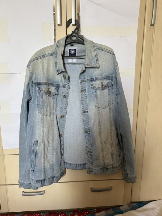 Продаю джинсовую куртку