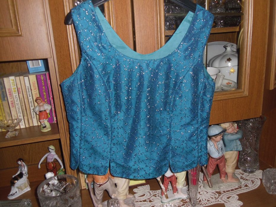 fusta alba subtire cu bluza