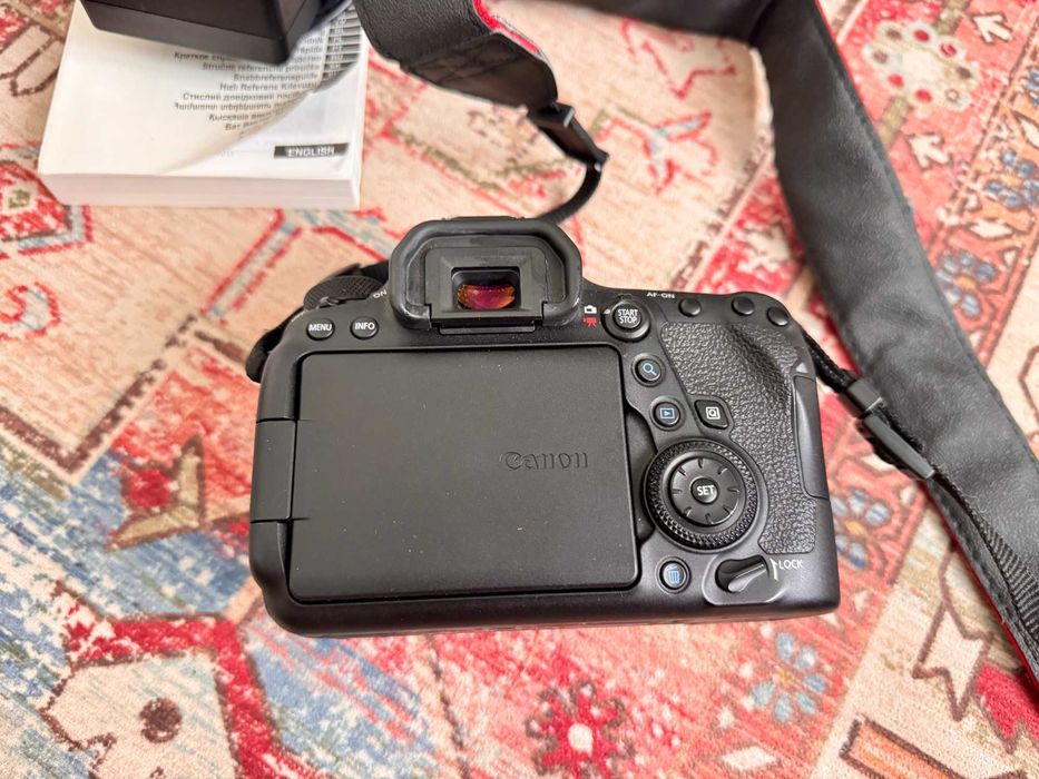 Продам Canon 6D Mark II