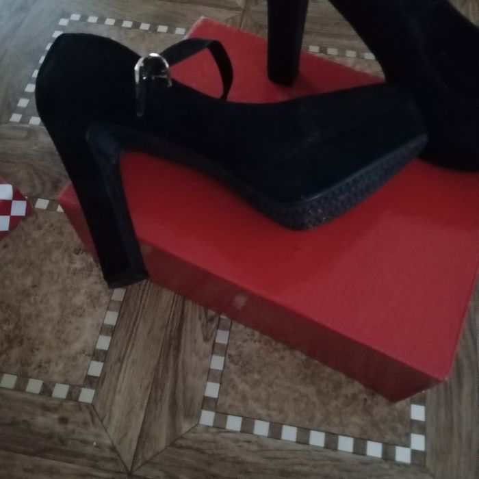 Продам туфли  женские