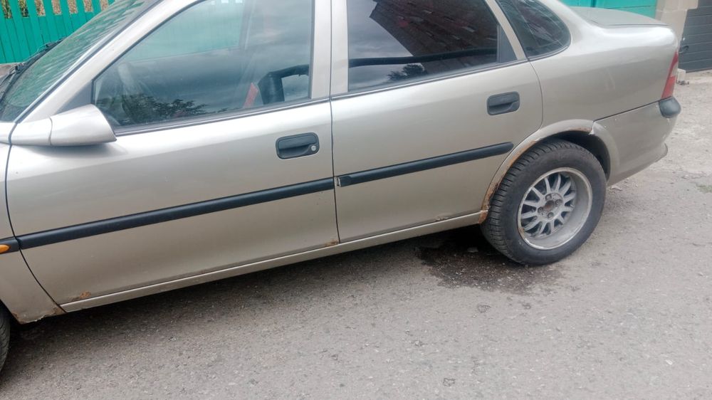 Автомобиль Opel Vectra B