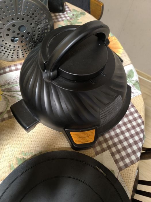 Мултикукър instant pot 7,6л.