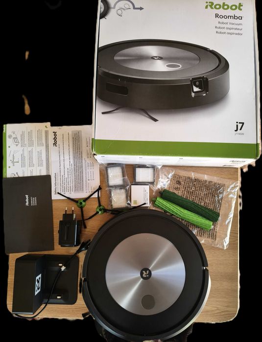 Robot aspirator
iRobot Roomba j7+set consumabile Cadou!Produs ca nou/