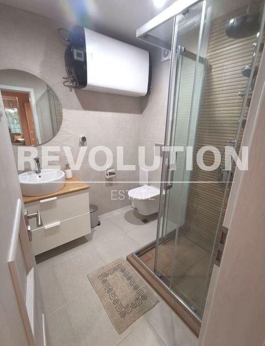 Дава се под наем Двустаен апартамент в Варна, Гръцка махала - 50 кв.м за 550 € - Снимка #3