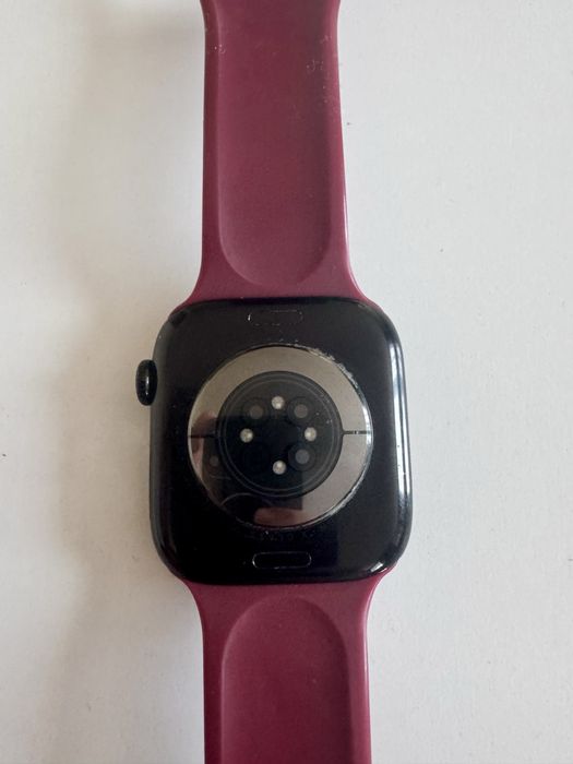ПРОДАВАМ в гаранция Apple Watch S10 46mm Aluminium