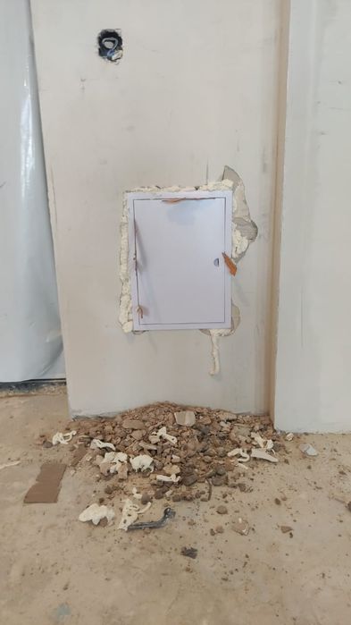 Ниша. Щит пластиковый для модема, роутера, внутренний