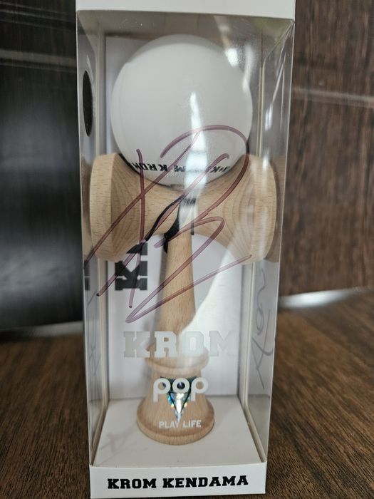Kendama Krom cu semnături