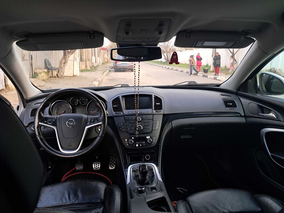 Masina auto opel insignia