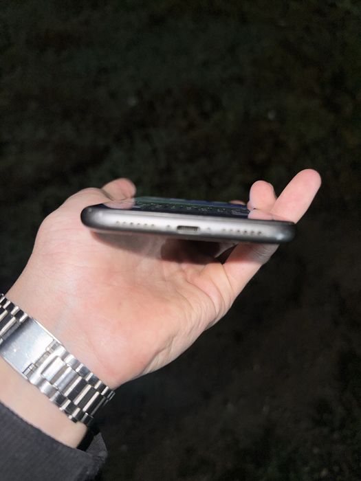 Продажа Б/у iPhone 11