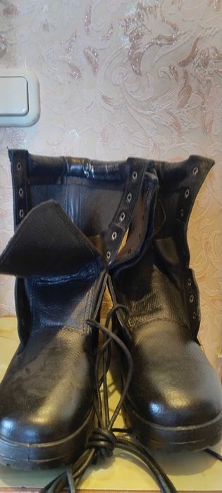 Продам берцы за 10000 тенге