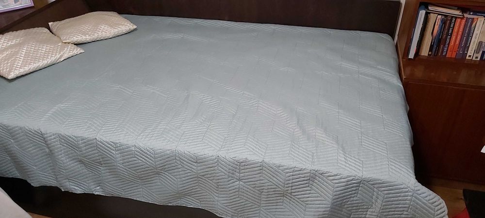 Продавам гардероб