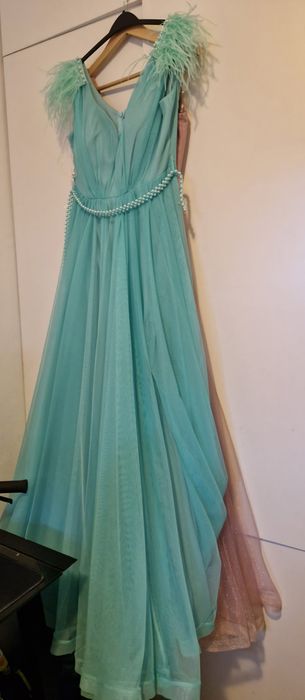 Rochie de ocazie/nasa, masura S-M, pene pe umeri