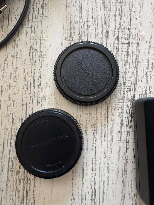 Olympus E-420 DSLR двоен кит 14-42mm + 40-150mm употребяван с аксесоари