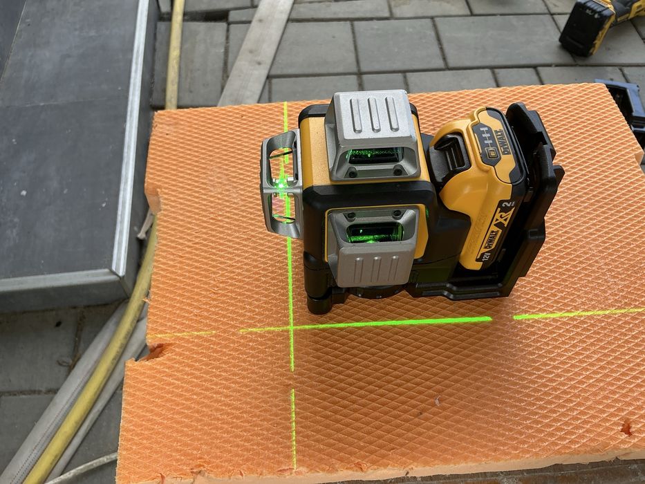 Vind laser  Dewalt DCE089G noi  doar corp nou neutilizat 2025  doar corp fara baterie