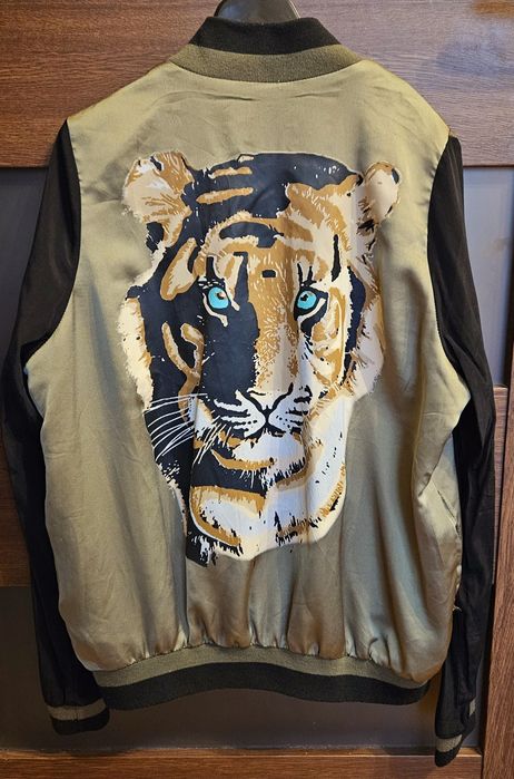 Geaca tip bomber din satin